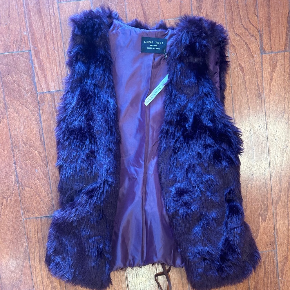 Love tree faux fur jackets size M never worn